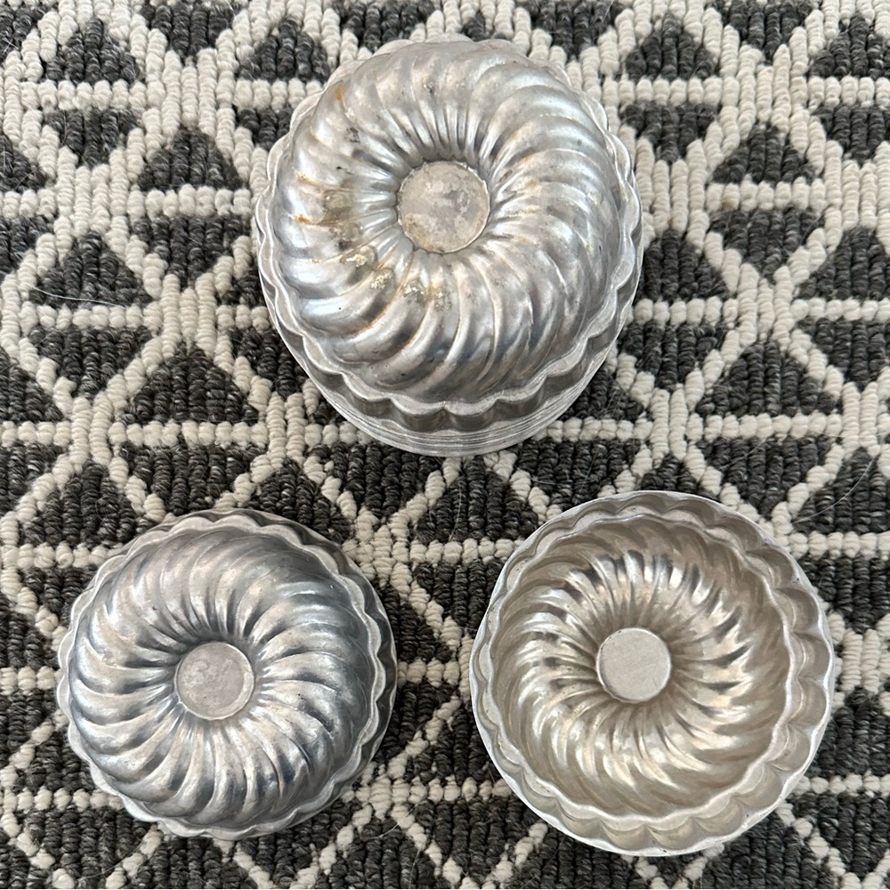 Set of 12 Vintage Aluminum Aspic / Jello / Cake Tins